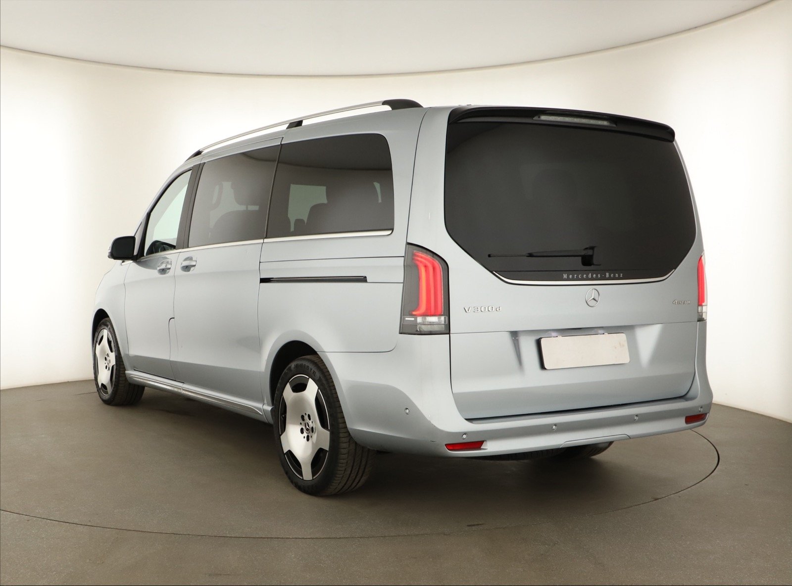 Mercedes-Benz V - 2024