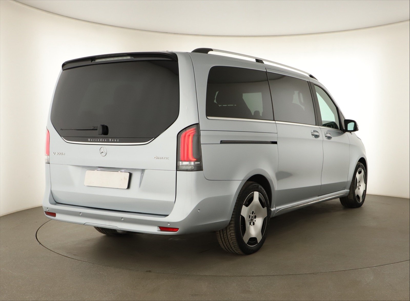 Mercedes-Benz V - 2024