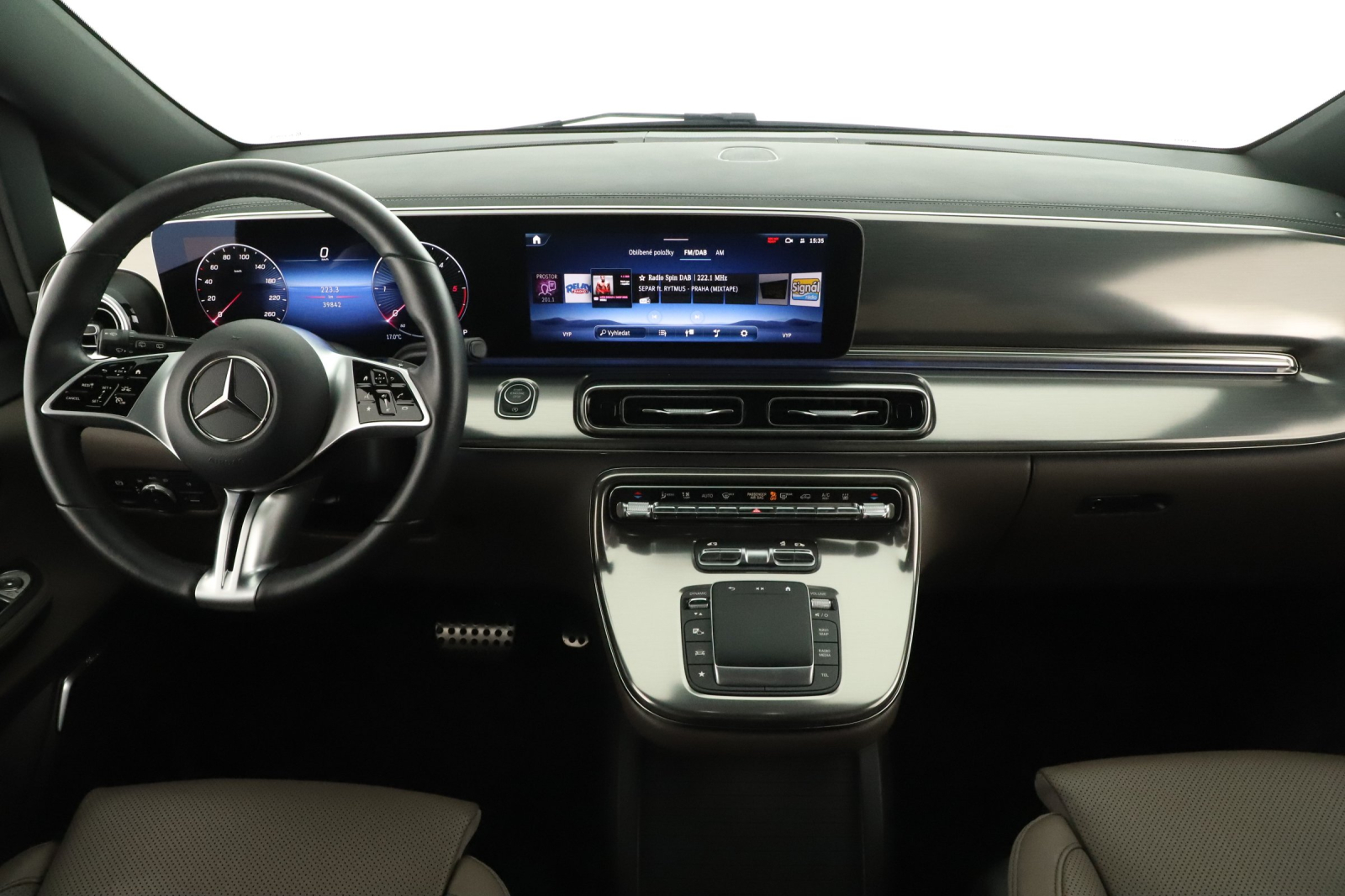 Mercedes-Benz V - 2024