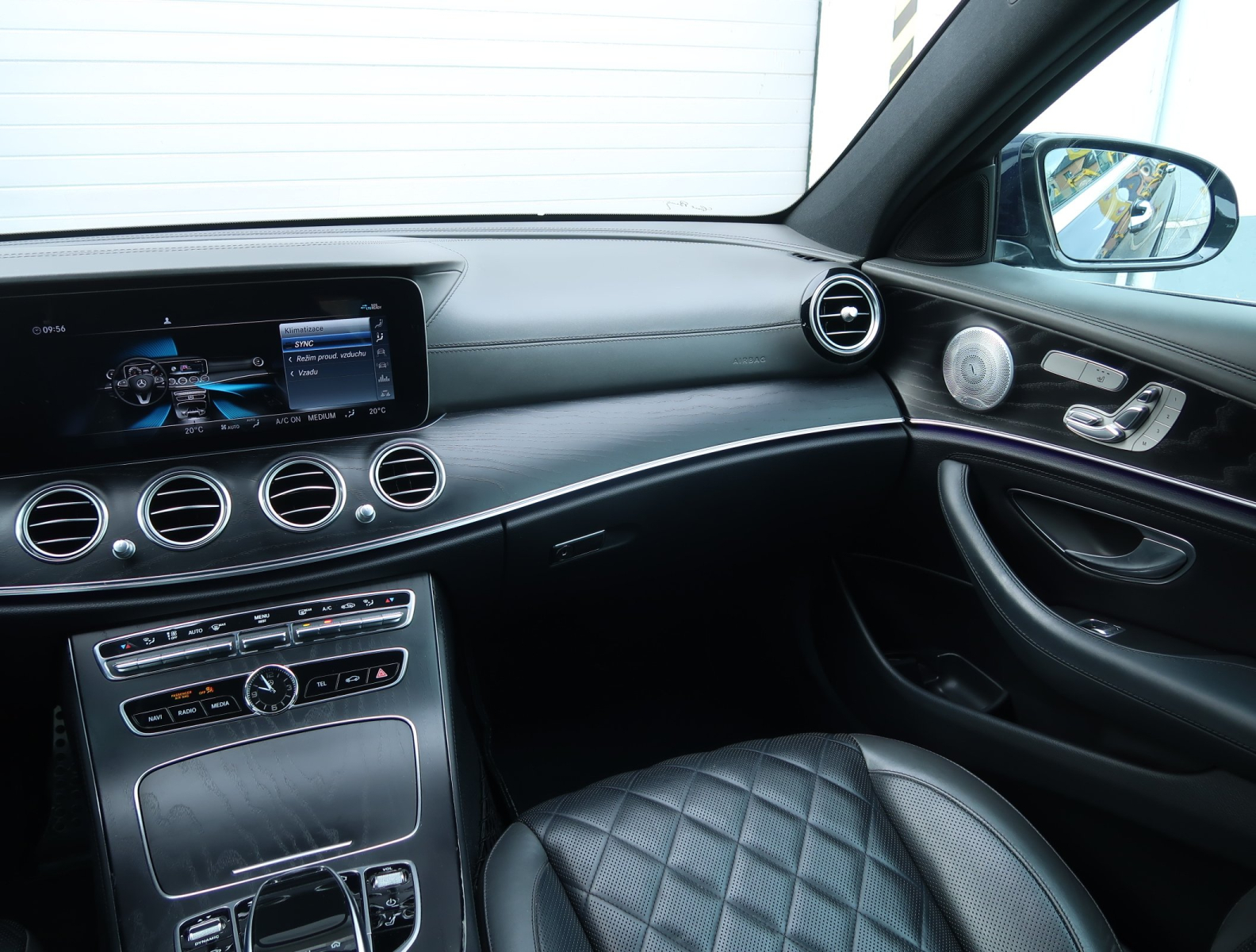 Mercedes-Benz E - 2020