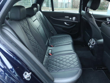 Mercedes-Benz E - 2020