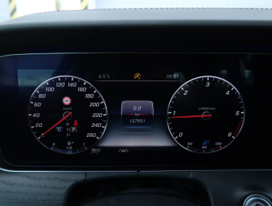 Mercedes-Benz E - 2020