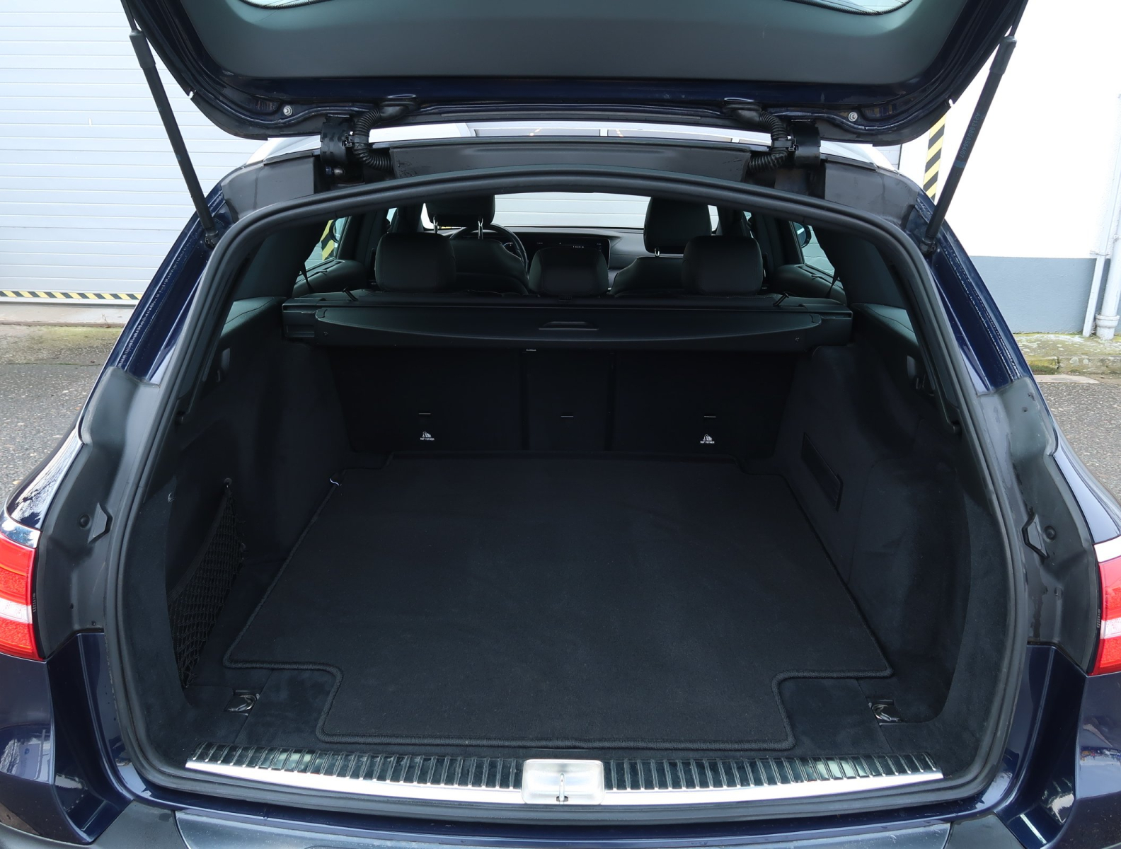 Mercedes-Benz E - 2020