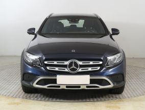 Mercedes-Benz E - 2020