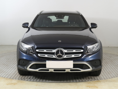 Mercedes-Benz E - 2020