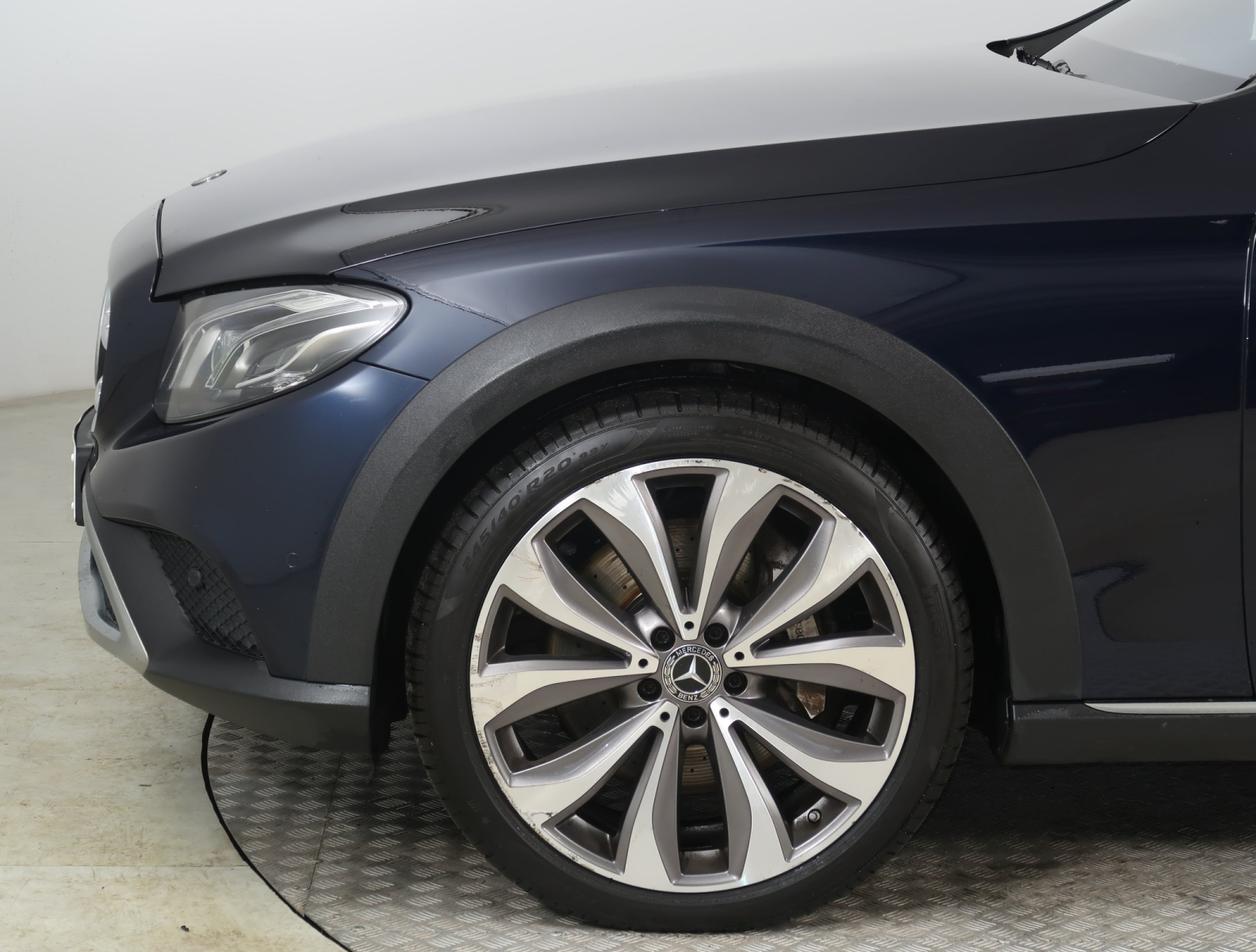 Mercedes-Benz E - 2020