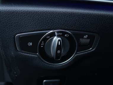 Mercedes-Benz E - 2020