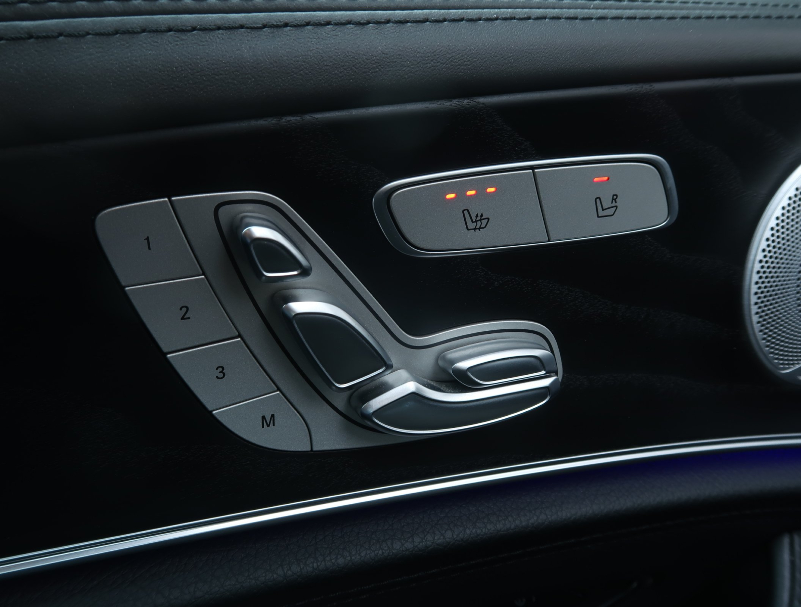 Mercedes-Benz E - 2020