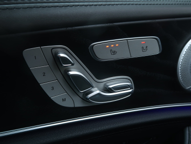 Mercedes-Benz E - 2020