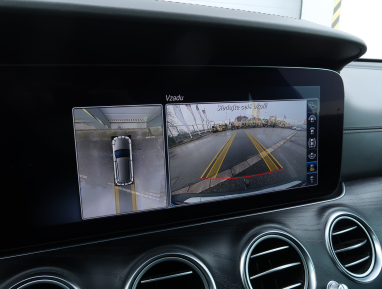 Mercedes-Benz E - 2020