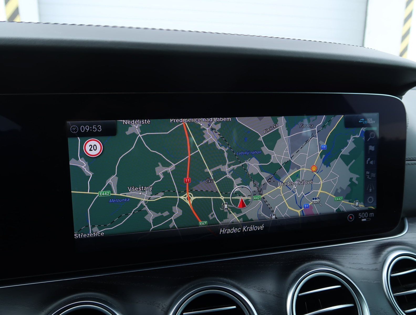 Mercedes-Benz E - 2020