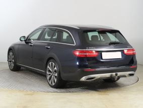 Mercedes-Benz E - 2020