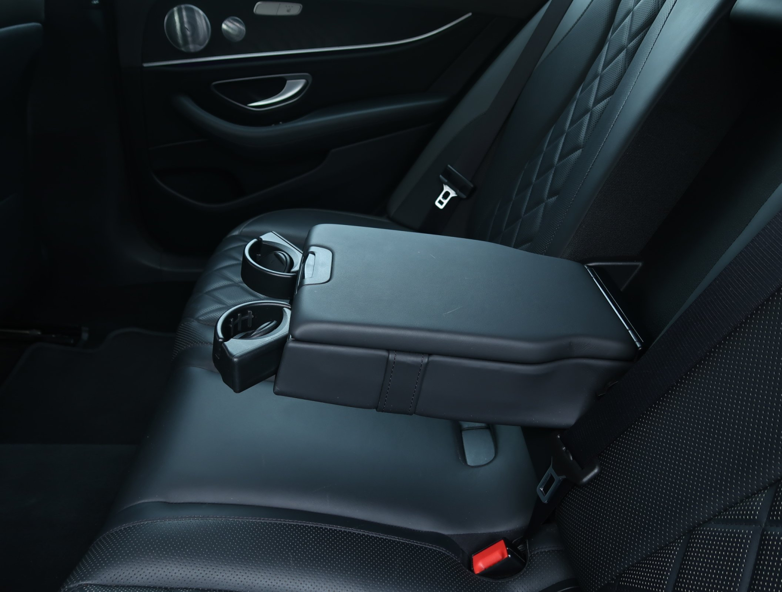 Mercedes-Benz E - 2020