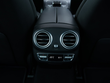 Mercedes-Benz E - 2020