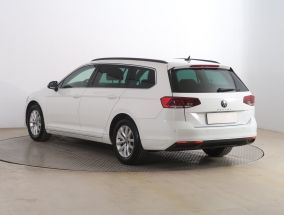 Volkswagen Passat - 2021