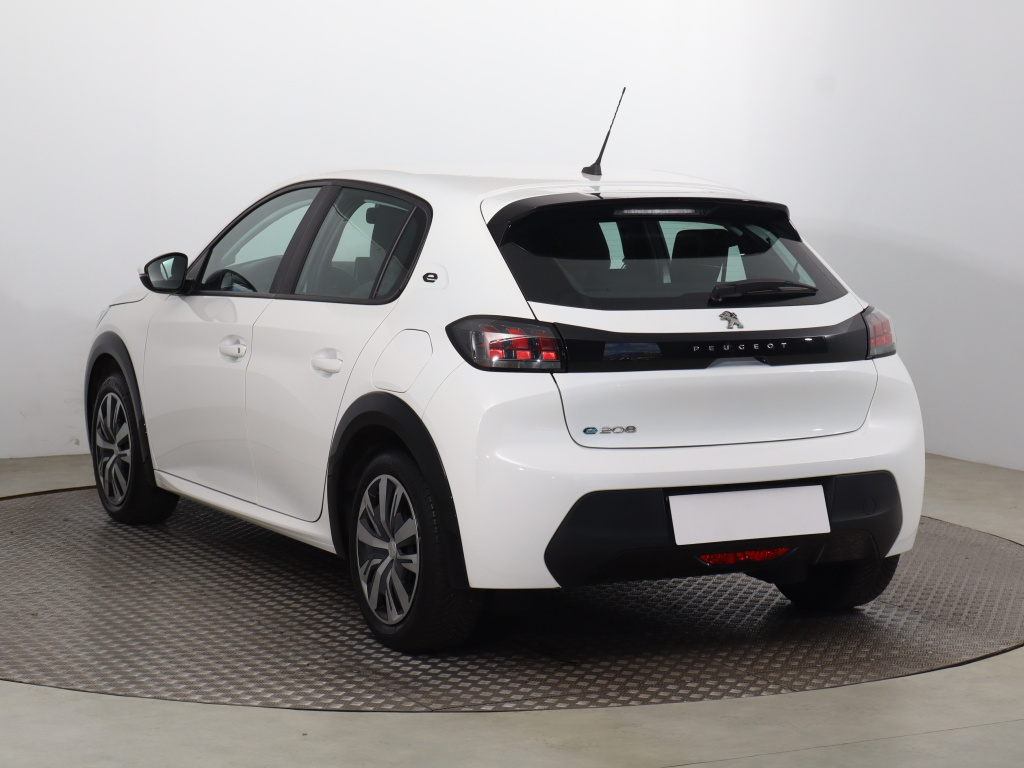 Peugeot e-208