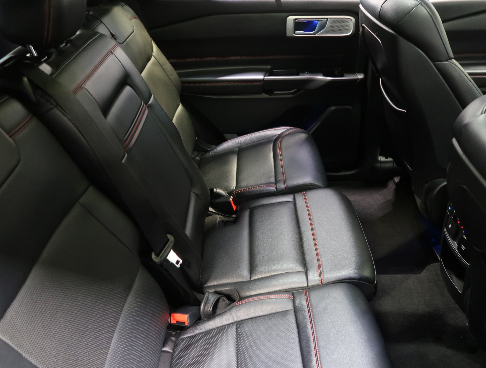 Ford Explorer - 2021