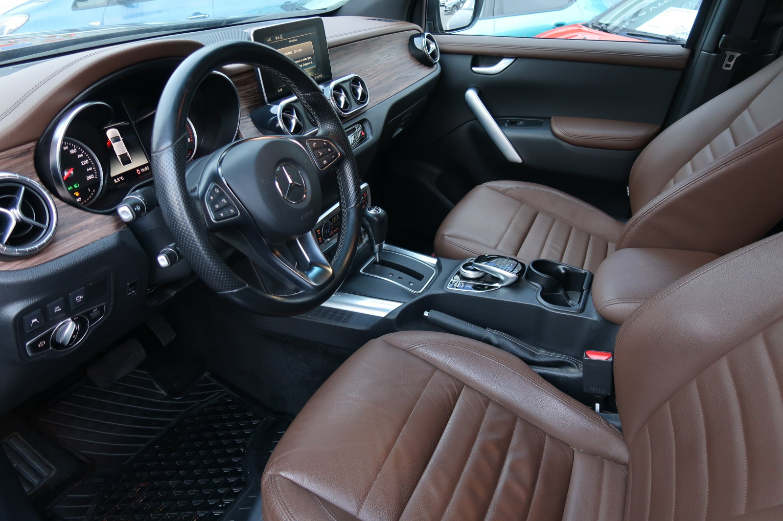 Mercedes - Benz X - 2020