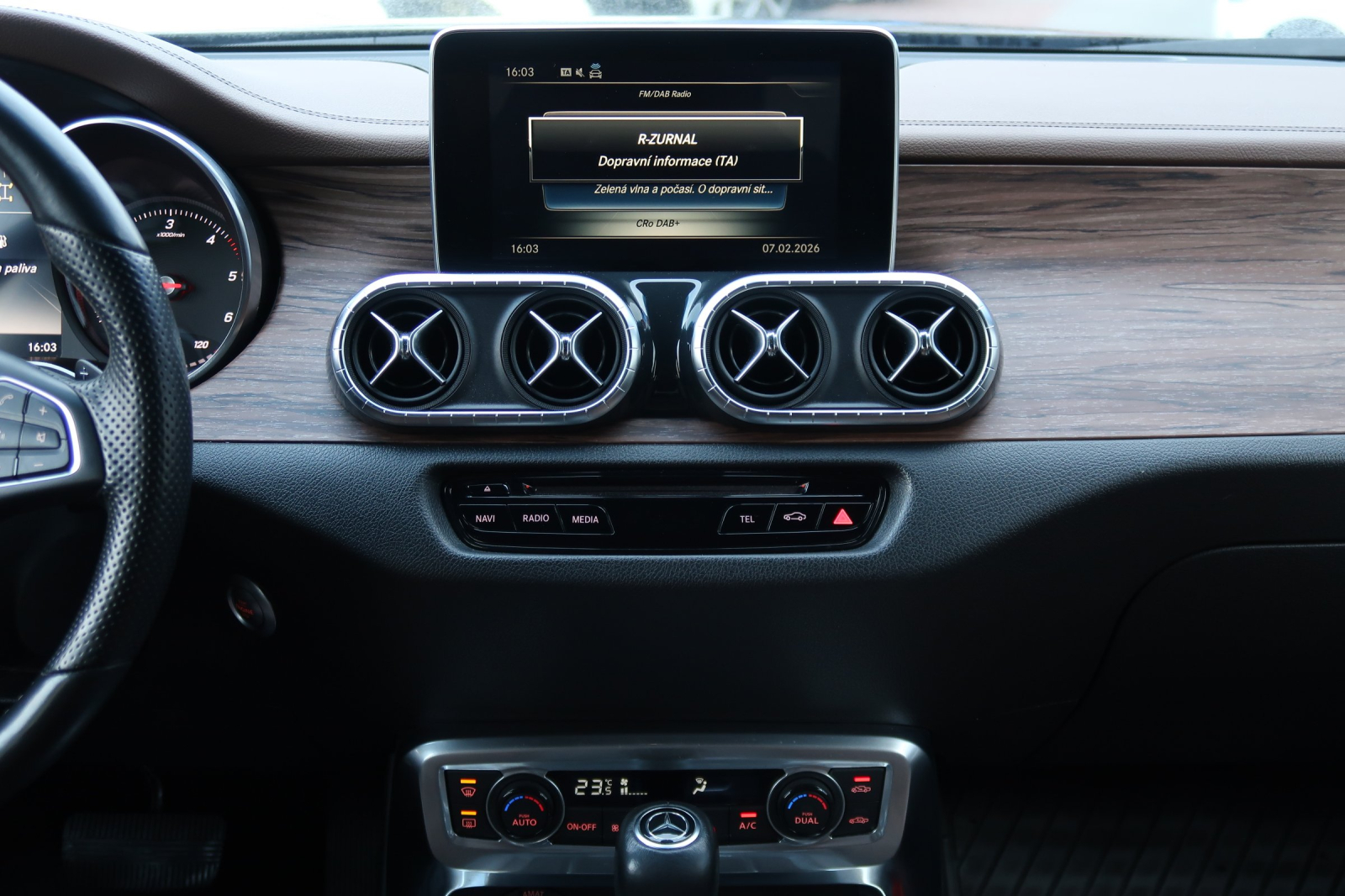 Mercedes - Benz X - 2020