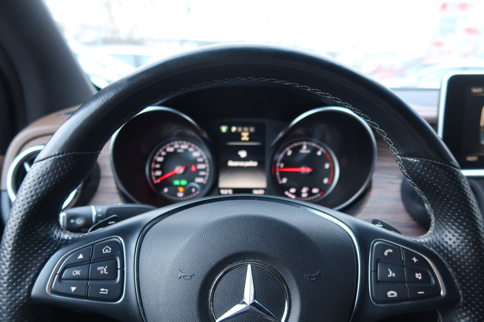 Mercedes - Benz X - 2020