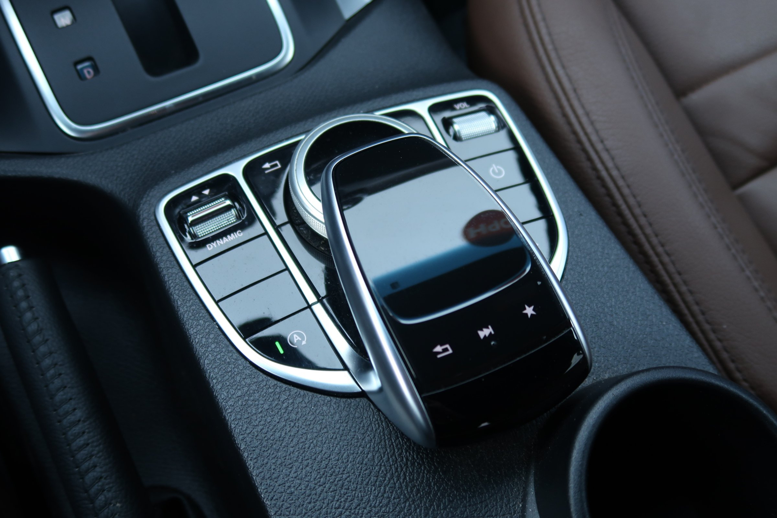 Mercedes - Benz X - 2020