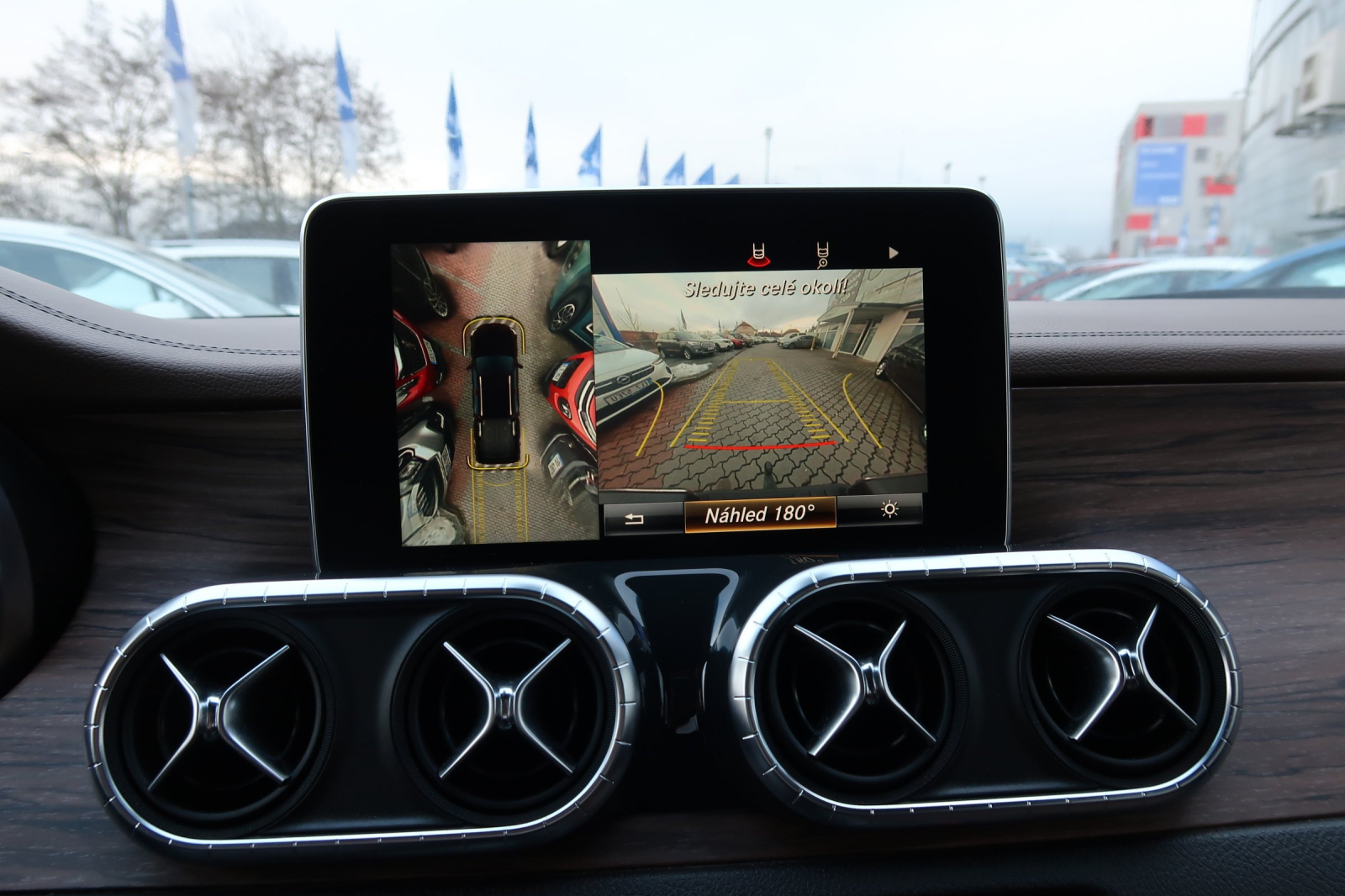 Mercedes - Benz X - 2020