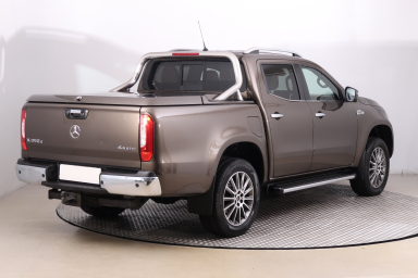 Mercedes - Benz X - 2020