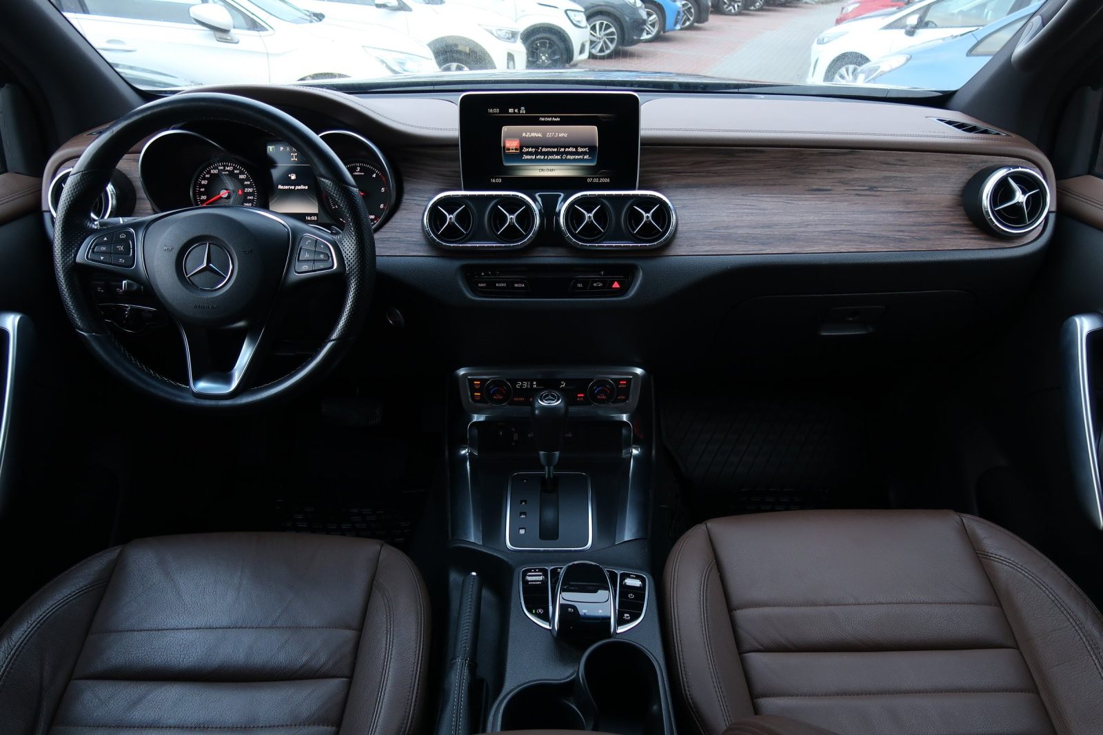 Mercedes - Benz X - 2020