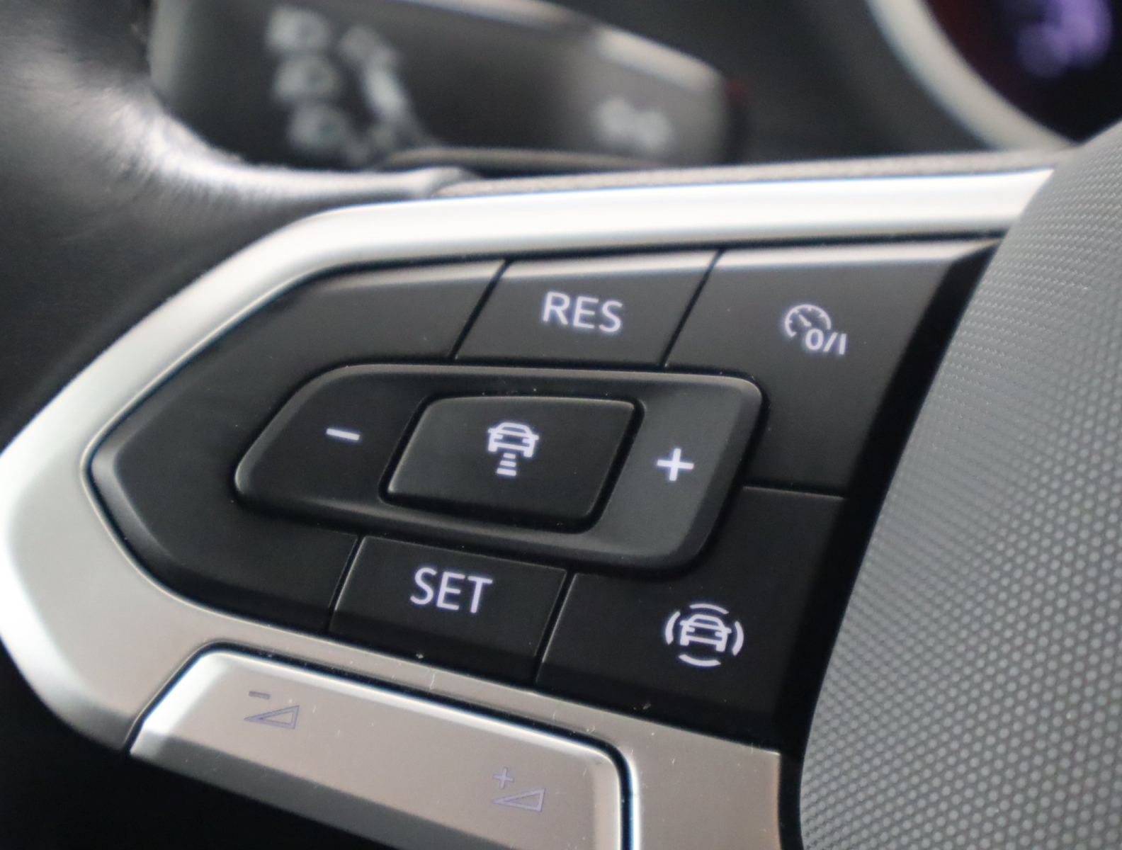 Volkswagen Tiguan - 2022