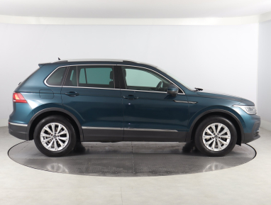 Volkswagen Tiguan - 2022