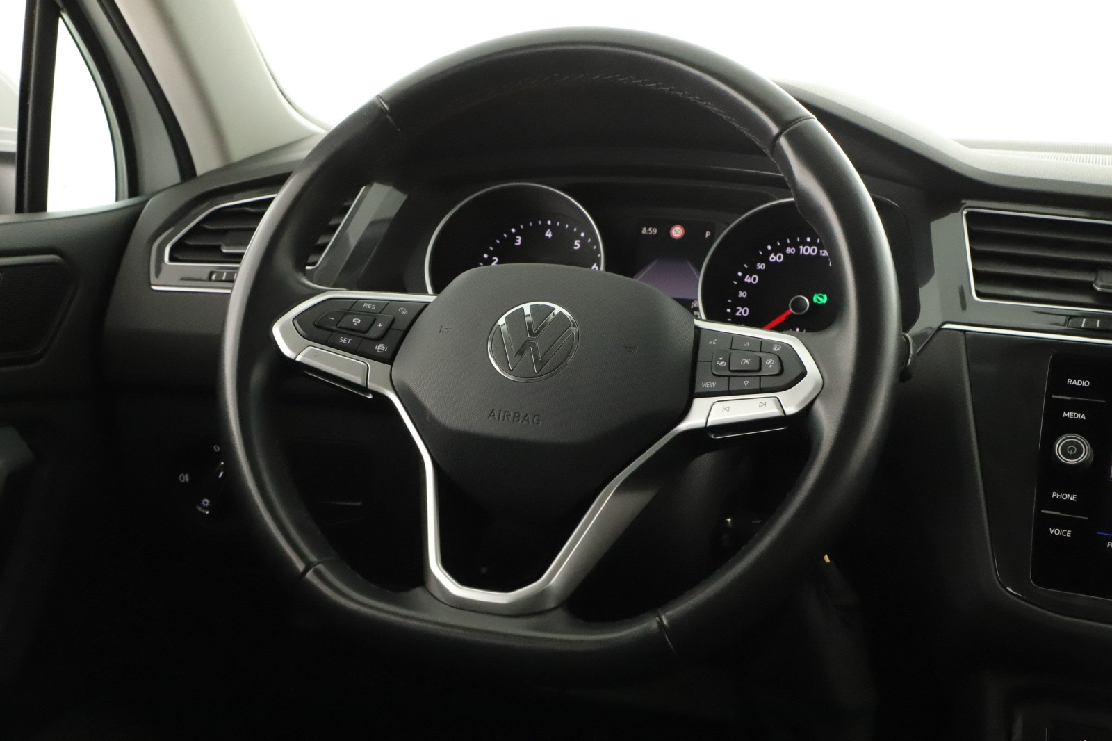 Volkswagen Tiguan - 2022