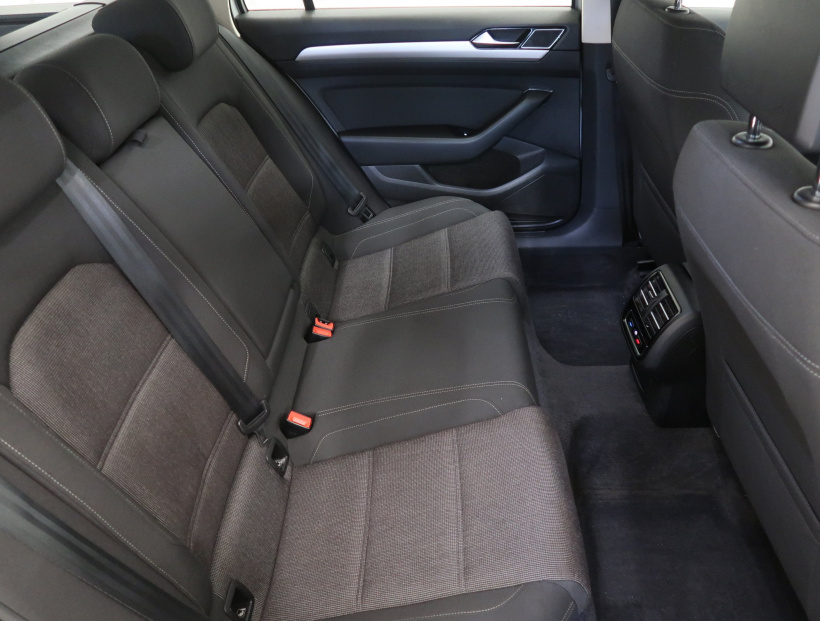 Volkswagen Passat, 2015