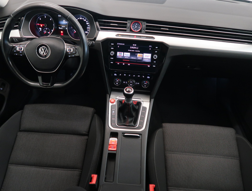 Volkswagen Passat, 2015
