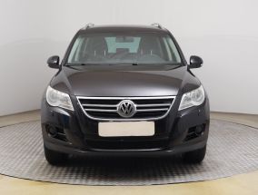Volkswagen Tiguan - 2011