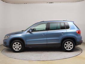 Volkswagen Tiguan - 2011