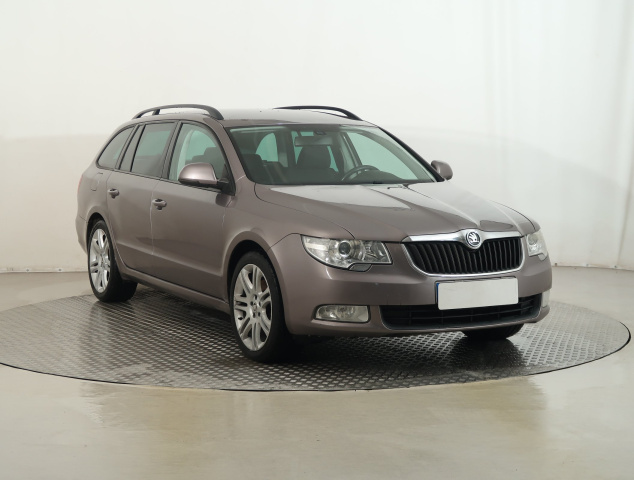 Škoda Superb 2011