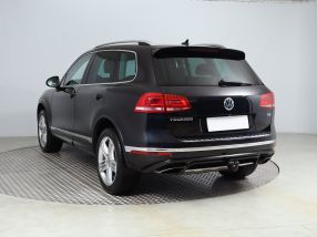 Volkswagen Touareg - 2015