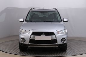 Mitsubishi Outlander - 2012