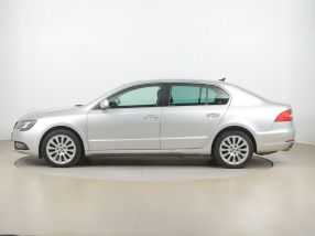 Škoda Superb - 2015
