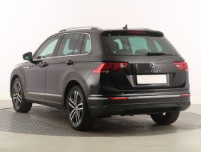 Volkswagen Tiguan - 2021