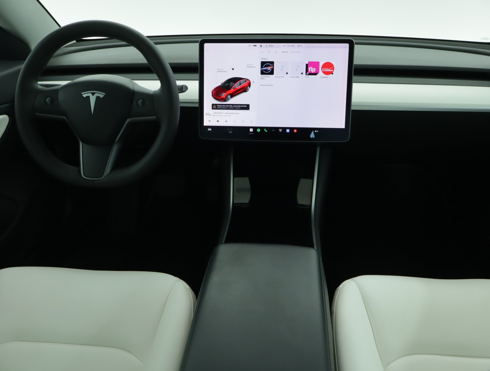 Tesla Model 3 Long Range AWD – fotografie 10