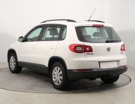 Volkswagen Tiguan - 2011
