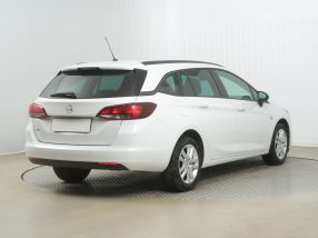 Opel Astra - 2022