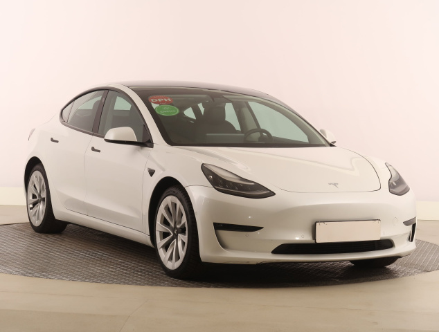 Tesla Model 3 2020