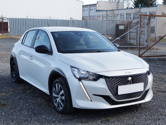 Peugeot e-208 2022