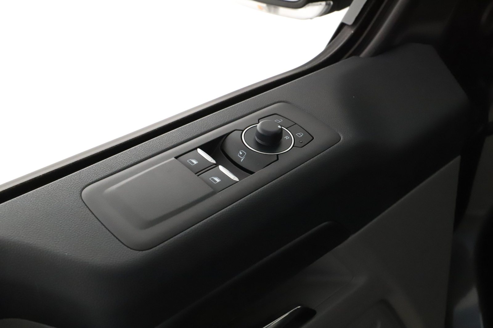 Ford Tourneo Custom - 2026