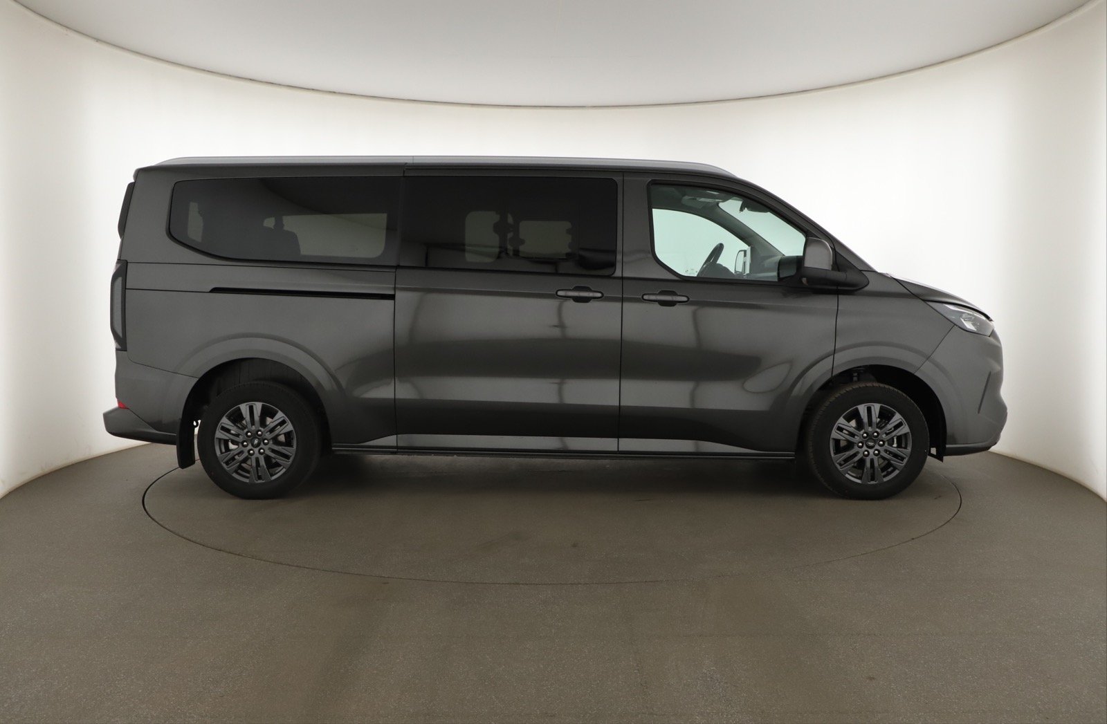 Ford Tourneo Custom - 2026