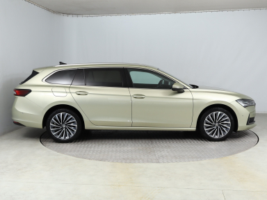 Škoda Superb - 2024