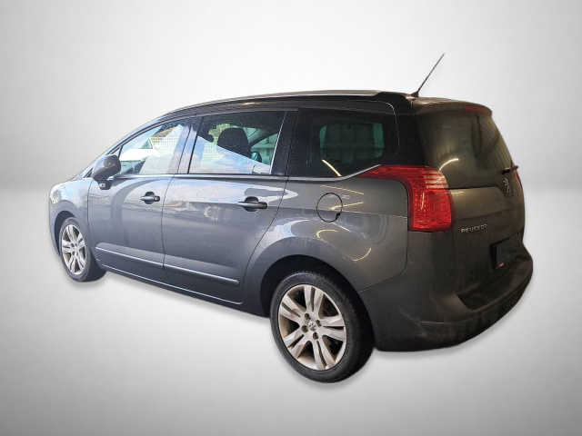 Peugeot 5008 2011