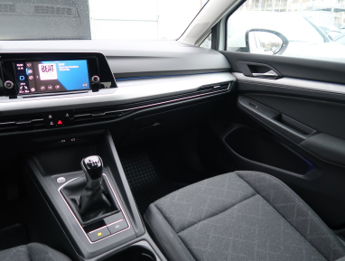 Volkswagen Golf - 2022